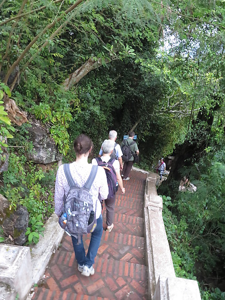 En descendant les escaliers
